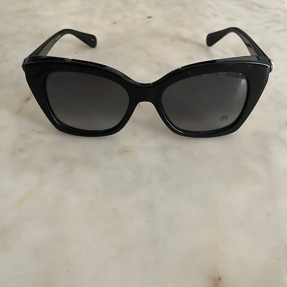 Gucci sunglasses, brand new, never worn!